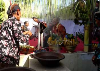 Rangkaian Upacara Adat Jamasan Pusaka Tombak Kanjeng Kyai Upas Kabupaten Tulungagung Tahun 2023