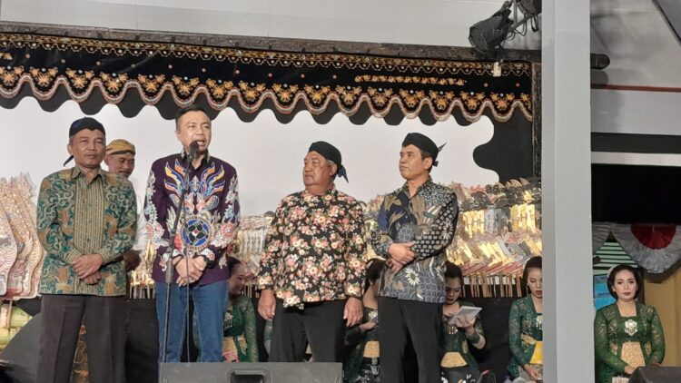 Wabup Blitar Rahmat Santoso Ajak Masyarakat Lestarikan Wayang Kulit