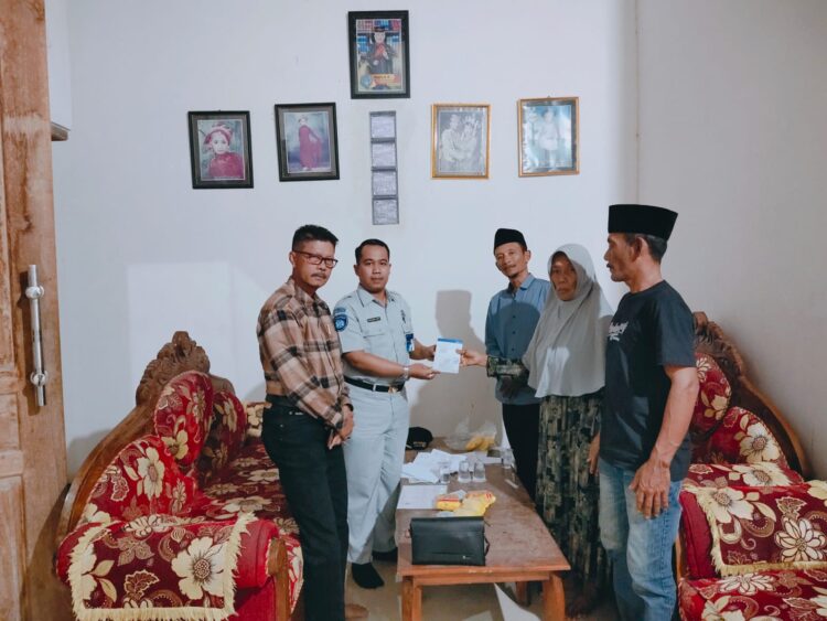 Kurang Dari 12 Jam, Jasa Raharja Blitar Serahkan Santunan Korban Laka Meninggal