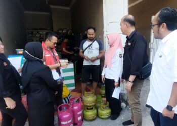Sidak Ke Tempat Usaha Yang Masih Memakai Tabung Gas Bersubsidi