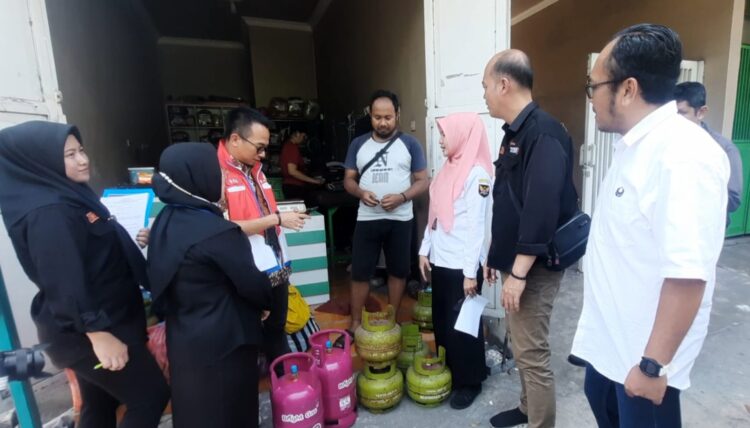 Sidak Ke Tempat Usaha Yang Masih Memakai Tabung Gas Bersubsidi