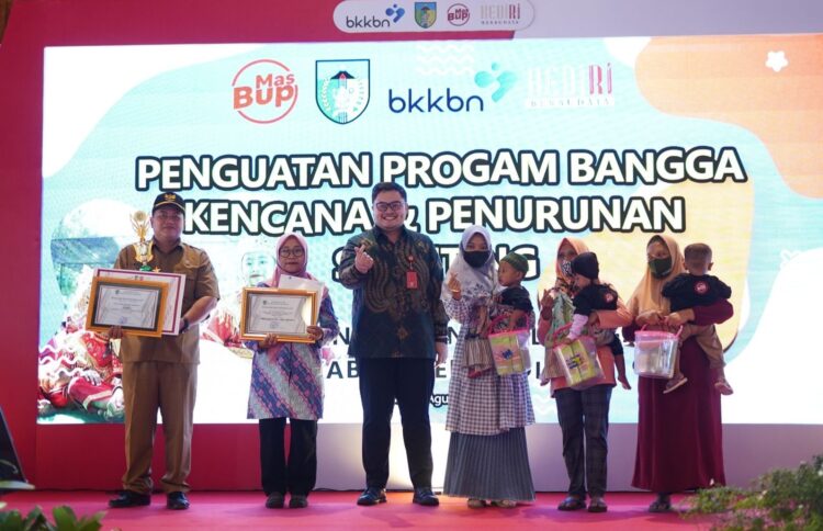 Terima Kunjungan Kepala BKKBN RI, Mas Dhito Masukkan Penanganan Stunting Pada Indikator Kerja Camat