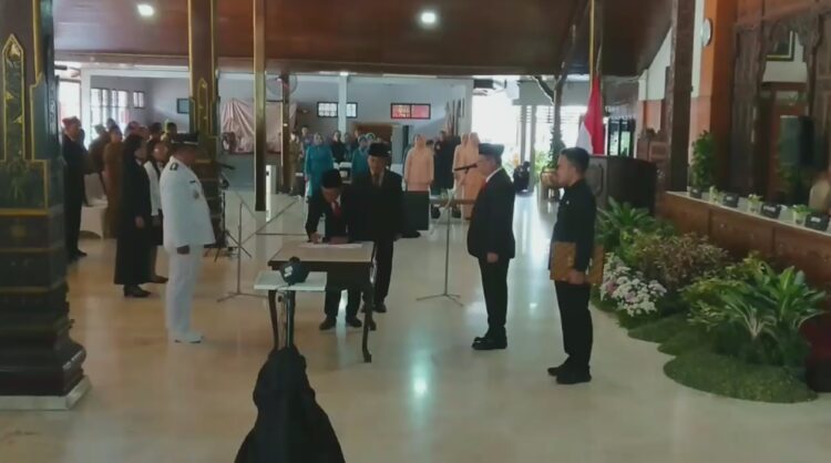 Jelang Akhir Masa Jabatan, Bupati Tulungagung Maryoto Birowo Lantik Ratusan Pejabat
