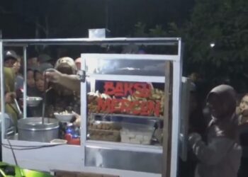 Ngalap Berkah, Puluhan Warung Gratis Semarakkan Peringatan Maulid Nabi Di Tulungagung