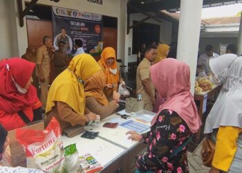 Harga Beras Masih Tinggi, Gerakan Pangan Murah di Kota Kediri Diserbu Warga