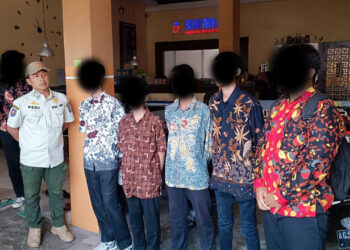 Miris! Puluhan Pelajar Tulungagung Terjaring Razia Saat Bolos Sekolah di Warung Kopi: Main Biliard dan Merokok