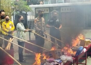 Kejari Tulungagung Musnahkan Ribuan Barang Bukti, Paling Banyak Kasus Narkotika