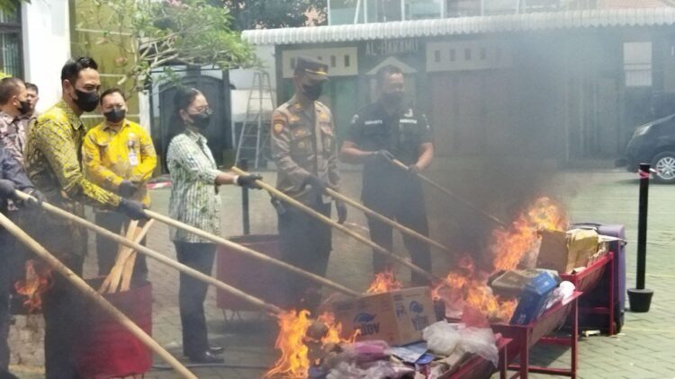 Kejari Tulungagung Musnahkan Ribuan Barang Bukti, Paling Banyak Kasus Narkotika