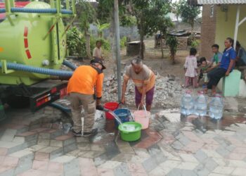 Dampak Kemarau Ekstrem, BPBD Kota Blitar Salurkan Air Bersih