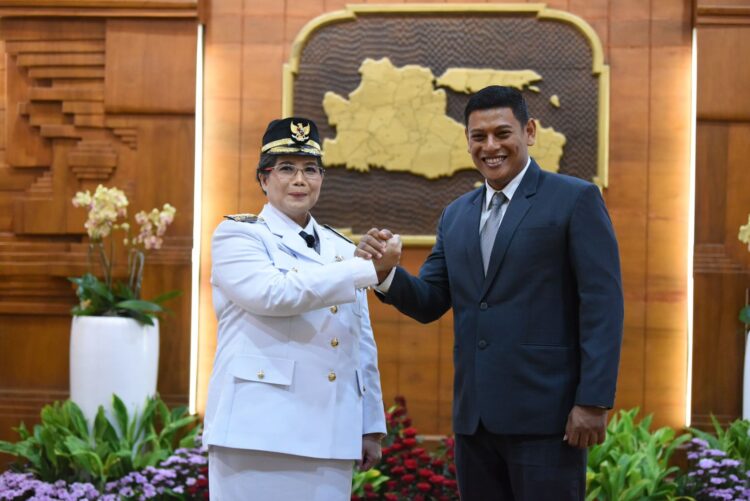 Gubernur Jawa Timur Khofifah Resmi Lantik Pengganti Mas Abu