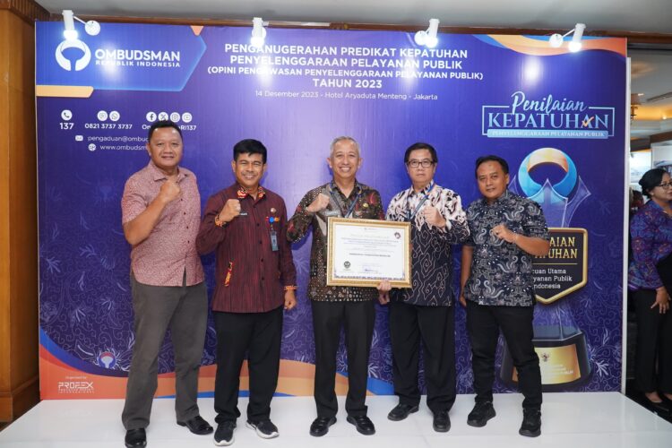 Pemkab Nganjuk Raih Penghargaan Kepatuhan Pelayanan Publik 2023 Zona Hijau