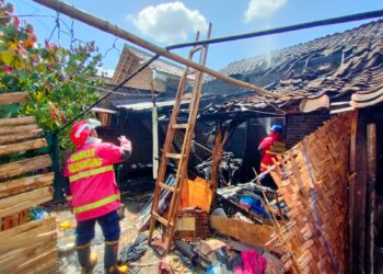 Lalai Memadamkan Tungku Api, Dapur Rumah Warga Tulungagung Hangus Terbakar: Kerugian Rp. 20 Juta