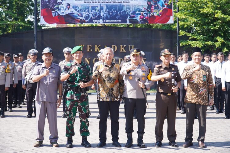 Pj Bupati Nganjuk Sri handoko Hadiri Apel Gelar Pasukan Pengamanan Nataru 2023