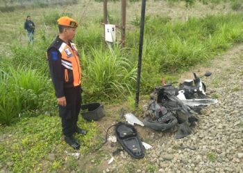 Nekat Menyeberang Saat KA Kertanegara Melintas, Motor Perempuan Asal Tulungagung Ini Hancur Berkeping-keping