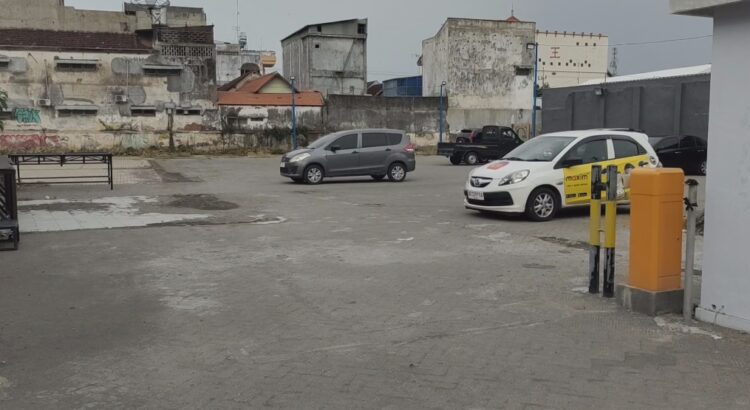 Parkir Roda 4 di Jalan Dhoho Kota Kediri Dipindahkan ke Kantong Parkir Jalan Stasiun