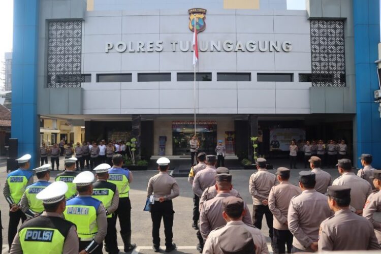 Polres Tulungagung Gelar Apel Awal Tahun 2024, Kapolres Beri Arahan Pengamanan Pemilu