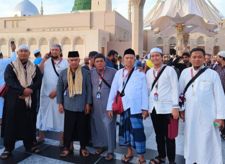 Ribuan Jamaah Umrah Indonesia Berburu Berkah Raudhah Madinah