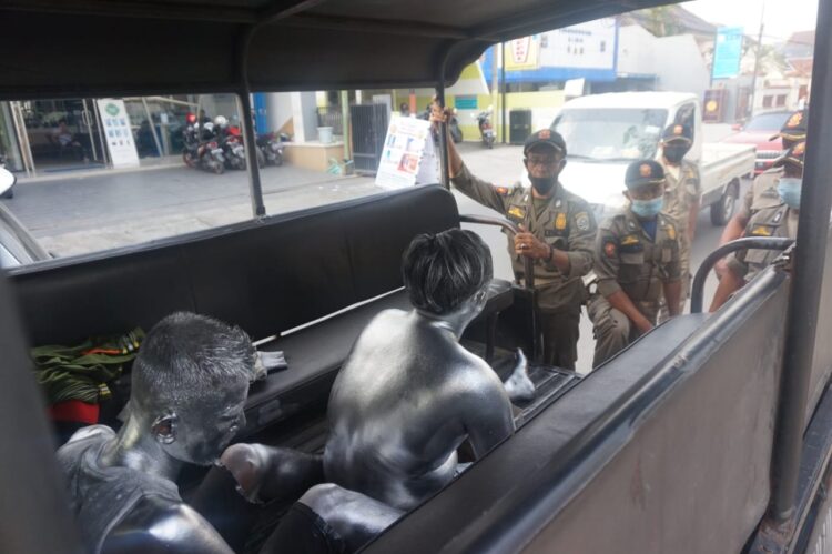 Ratusan PPKS Berhasil Diamankan Satpol PP Tulungagung, Termasuk Manusia Silver: Per Hari Raup Rp300 ribu