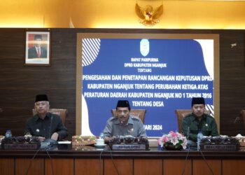 Pj Bupati Nganjuk Hadiri Pengesahan dan Penetapan Raperda Perubahan Ketiga Perda Nomor 1 Tahun 2016 Tentang Desa