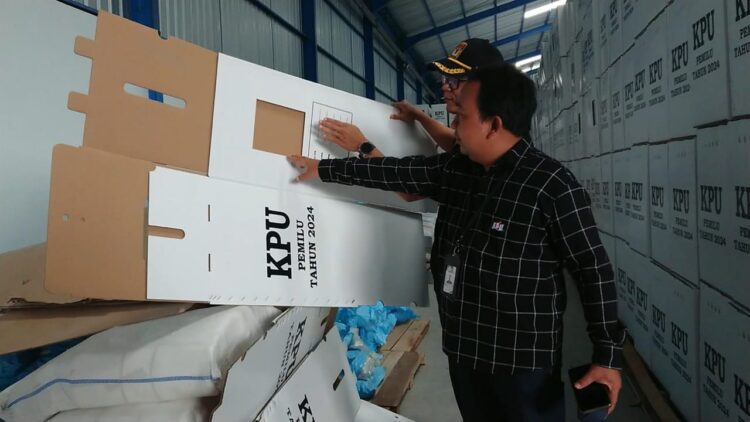 KPU Tulungagung Rampungkan Belasan Ribu Kotak Suara: 3 Kotak Suara Rusak