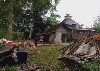 Akibat Hujan Lebat, Sebuah Rumah Di Trenggalek Rata Dengan Tanah