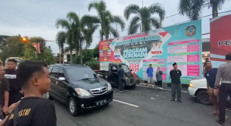 Detik-Detik Kecelakaan Karambol Terekam CCTV Satu Orang Meninggal