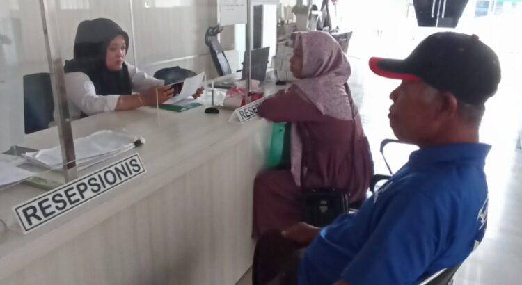 Puluhan Calon Jamaah Haji Lansia Gagal Berangkat