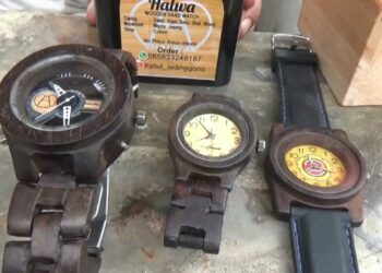Unik, Jam Tangan Dari Bahan Kayu Sonokeling