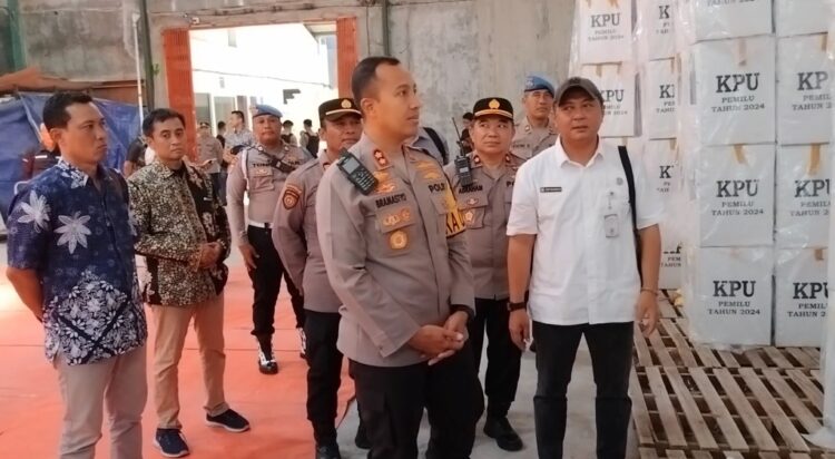 Kapolres Kediri Kota Cek Kesiapan Logistik dan Sistem Keamanan Pemilu 2024