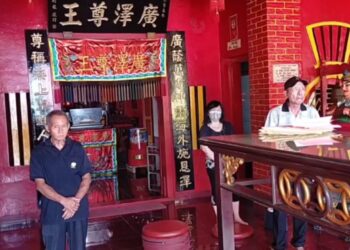 Upacara Sung Seng Mengantar Dewa Dewi Ke Nirwana