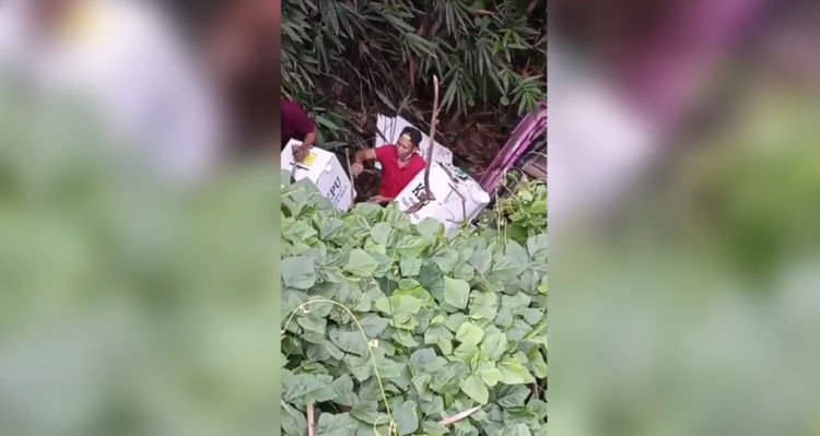 Diduga Rem Blong, Mobil Pengangkut Surat Suara Masuk Jurang 15 Meter