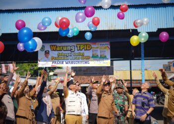 Respon Cepat Kenaikan Harga Beras, Pj Bupati Nganjuk Lakukan Operasi Pasar dan Launching Outlet Beras SPHP