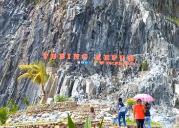 Sulap Bekas Galian Tambang Jadi Tempat Wisata 