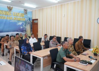 Pj Bupati Nganjuk Zoom Meeting Rakor Pengendalian Inflasi Daerah Bersama MENDAGRI