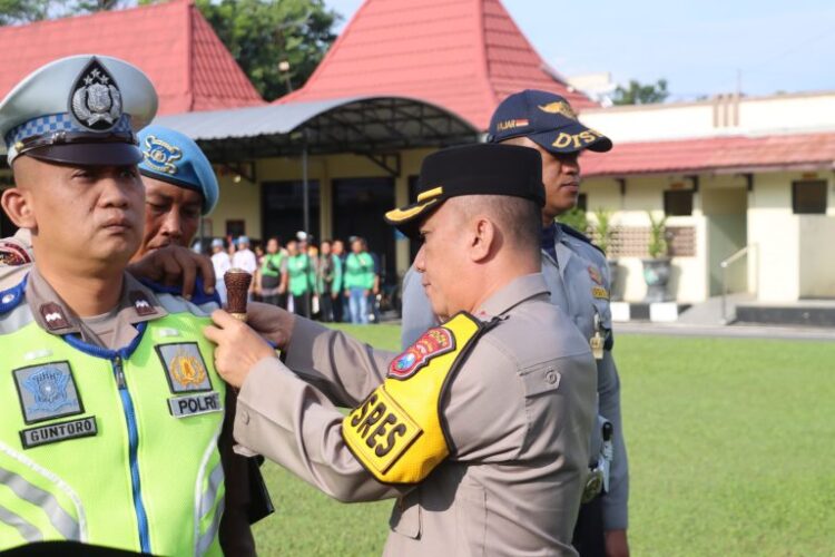 Kapolres Blitar Pimpin Apel Gelar Pasukan Operasi Keselamatan Semeru 2024