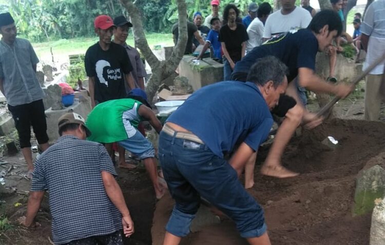 Kepala Kelurahan Tosaren : Calon Juru Kunci Makam Harus Yang Tepat Dan Paham Situasi Makam