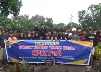 Sambut Ramadan, Warga Di Tulungagung Ramai-Ramai Bersihkan Makam