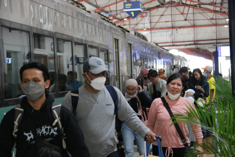 59.572 Pelanggan KA tiba di Daop 7 Madiun. Prediksi Puncak Kedatangan pada Tanggal 6 April 2024