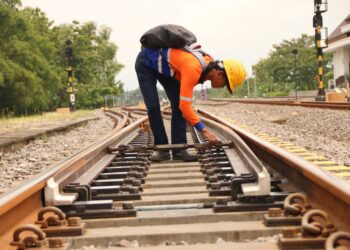 Frekuensi KA bertambah, KAI Daop 7 Madiun Tingkatkan Pengawasan masa Angkutan Lebaran