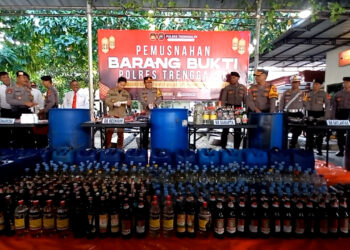 Pemusnahan Ribuan Barang Bukti Tindak Kejahatan di Trenggalek Selama Ramadan