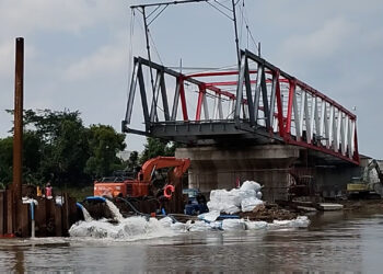 Warga Berharap Jembatan Jongbiru Kediri Segera Rampung