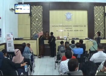 Dalam memperingati Hari Kartini  anggota Satlantas Polres Kediri