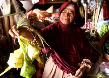 Lebaran Ketupat, Harga Janur di Kota Kediri Naik