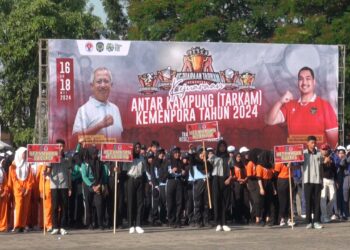 Pj Bupati Nganjuk Handoko dampingi Debuty Kemenpora Buka Kejuaraan Tarkam Kemenpora Tahun 2024