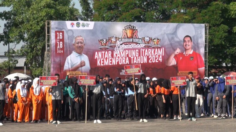 Pj Bupati Nganjuk Handoko dampingi Debuty Kemenpora Buka Kejuaraan Tarkam Kemenpora Tahun 2024