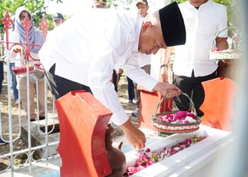 May Day, Pj Bupati Nganjuk Kunjungi Makam Marsinah Dilanjutkan Audiensi dengan Serikat Pekerja Kabupaten Nganjuk