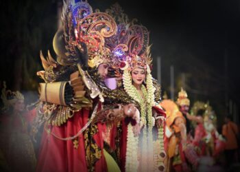 Untuk Membangkitkan Semangat Penyatuan Nusantara, PT Gudang Garam Meriahkan Parade Budaya Surabaya Vaganza 2024