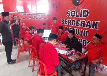 Calon Walikota Blitar Bambang Rianto Kembalikan Formulir PDI Perjuangan Kota Blitar
