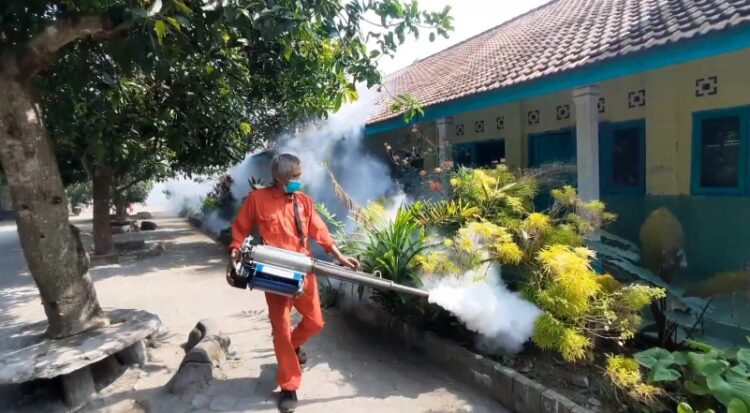 Tiga Siswa Terjangkit Demam Berdarah, Dinas Kesehatan Lakukan Fogging
