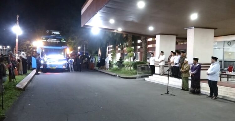Ribuan Calon Jamaah Haji Kabupaten Kediri Mulai Bertolak ke Tanah Suci